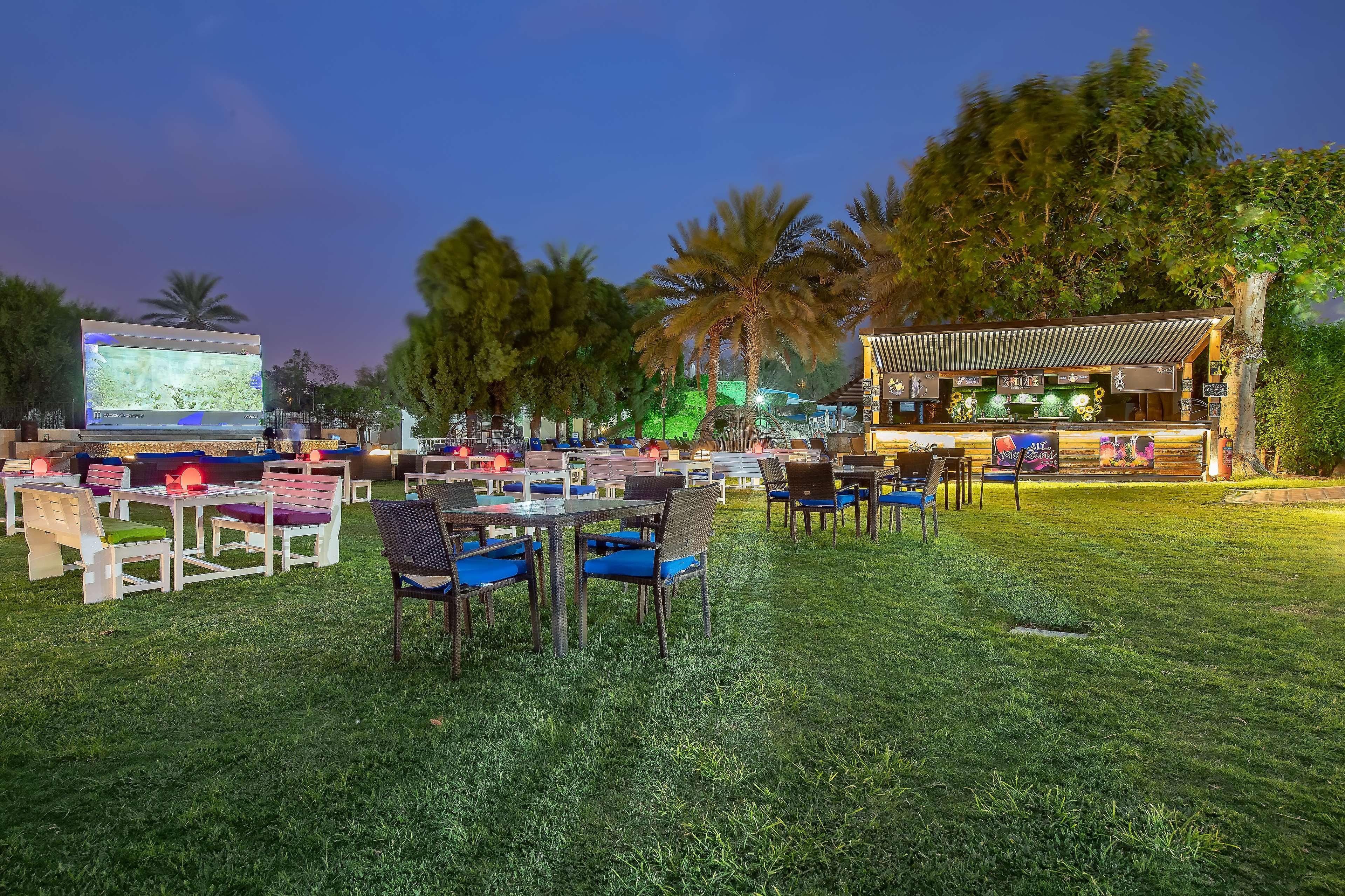 Radisson Blu Hotel & Resort, Al Ain Exterior foto